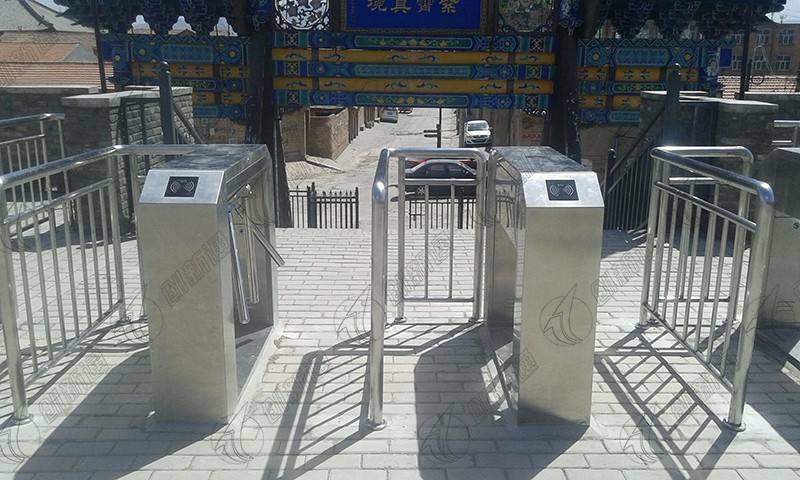 擺閘,三輥閘,速通閘,旋轉(zhuǎn)閘,平移閘,一字閘,人臉識別，