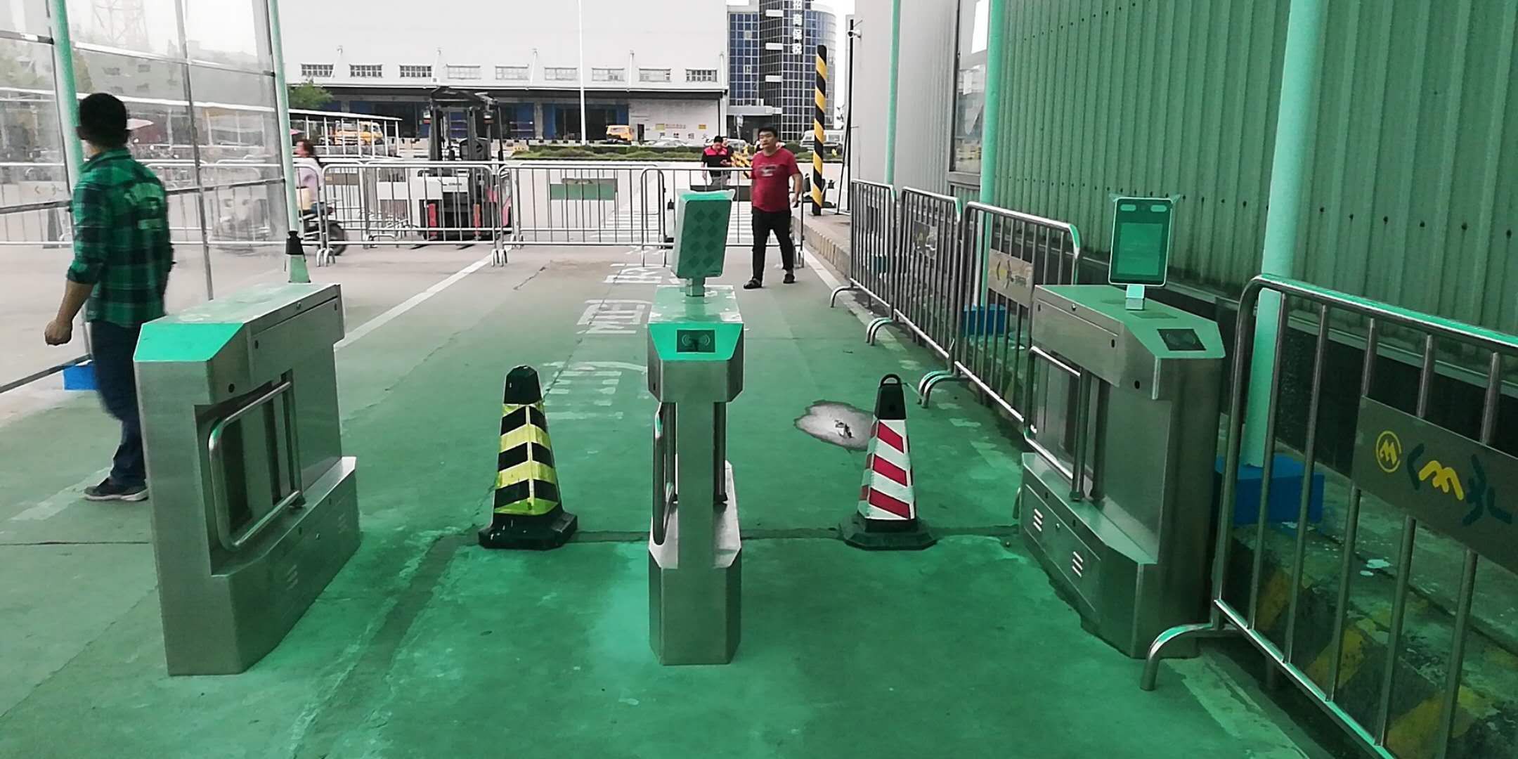 擺閘,三輥閘,速通閘,旋轉(zhuǎn)閘,平移閘,一字閘,人臉識別，
